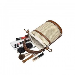 Easy Carry Commuter Handbag in Neutral