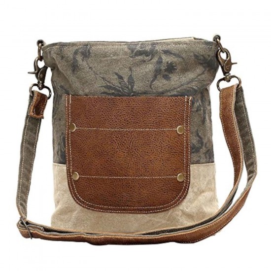 Weekend Leather Bucket Bag in Neutral